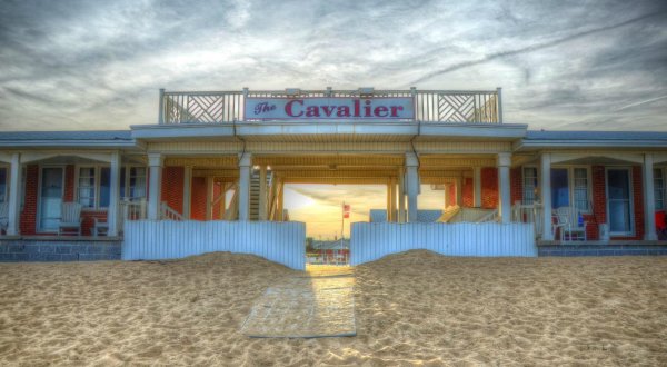 Stay At An Oceanside Retro Motor Court That Screams Vintage Fun Right Here In North Carolina At Cavalier By The Sea