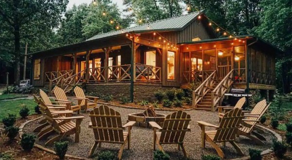 This Cabin Airbnb In Mississippi Comes With Its Own Lake