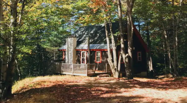 This Might Just Be The Most Cozy And Cool Airbnb In All Of New Hampshire