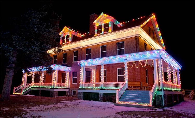 Here Are The Top 12 Christmas Towns In Nebraska. They’re Magical.