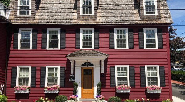 This 213-Year-Old Massachusetts Bed & Breakfast Offers A Harbor View Sanctuary To Guests