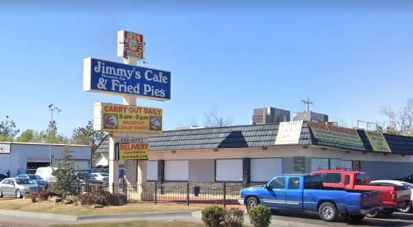 The Homemade Food From Jimmy’s Round-Up Cafe & Fried Pies In Oklahoma Is Worth The Drive To Try It