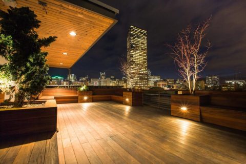 This Hotel In Oregon Has A Rooftop Deck With 360-Degree Views Of Portland's Skyline, Including Mt. Hood