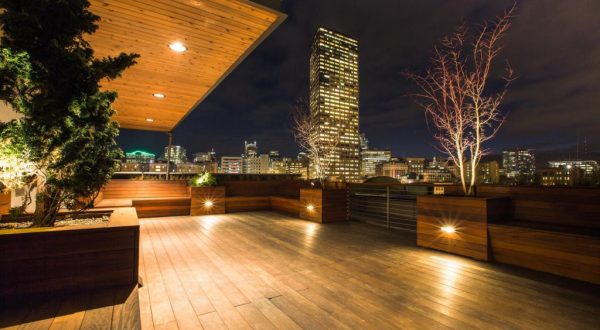 This Hotel In Oregon Has A Rooftop Deck With 360-Degree Views Of Portland’s Skyline, Including Mt. Hood