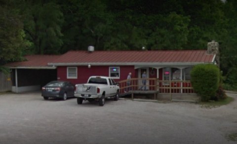 The Unassuming Missouri Restaurant That Serves The Best Pizza You've Ever Tried