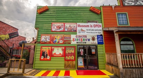 There’s A Sideshow Museum In Missouri And It’s Full Of Fascinating Oddities, Artifacts, And More