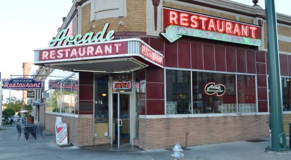 The Tennessee Restaurant With Memphis Roots That Date Back Over 100 Years