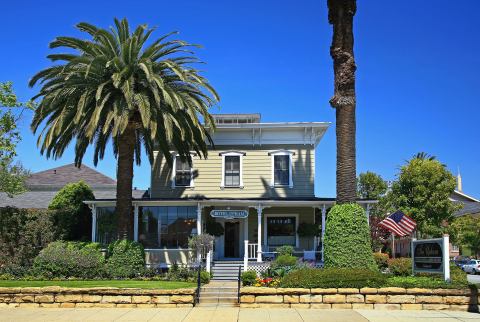 This 150-Year-Old Southern California Hotel Offers A Peaceful Getaway To Guests