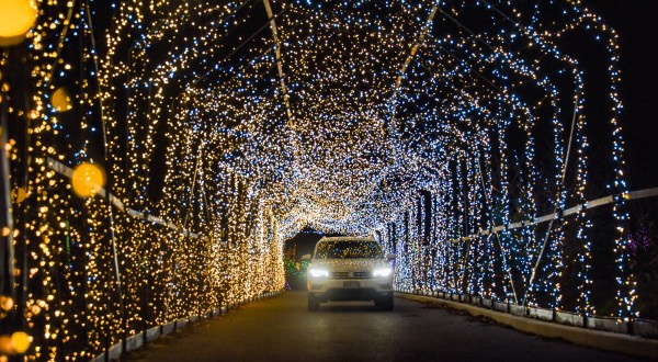 Gardens Aglow Is One Of Maine’s Biggest, Brightest, And Most Dazzling Drive-Thru Light Displays