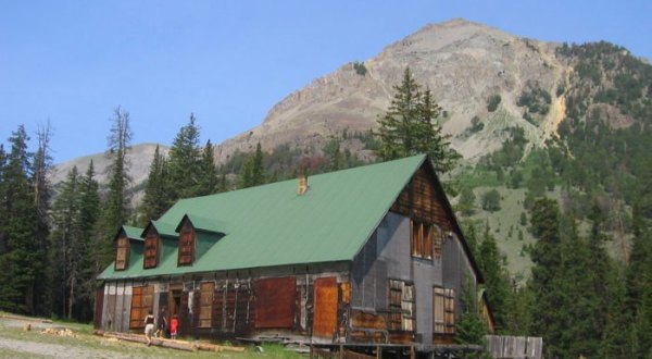 The Little-Known Ghost Town In Wyoming You Can Only Reach By Driving An 12-Mile Dirt Road With River Crossings