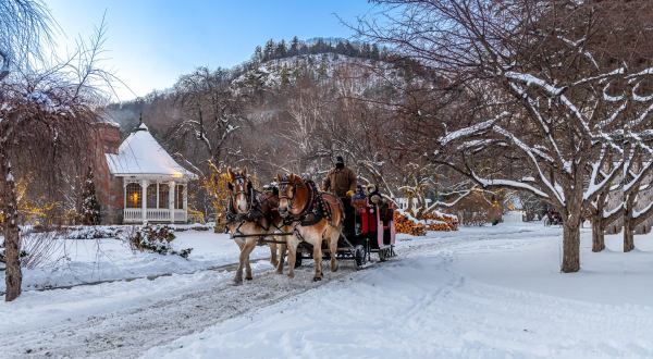 Ride Through New Hampshire’s Wintery Landscape While Sipping Hot Cocoa On The Nestlenook Sleigh Ride