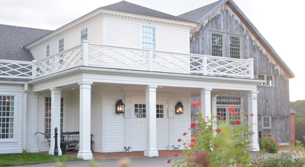 Enjoy Dining In The Countryside At Salem Cross Inn, An 18th Century Converted Farmhouse In Massachusetts