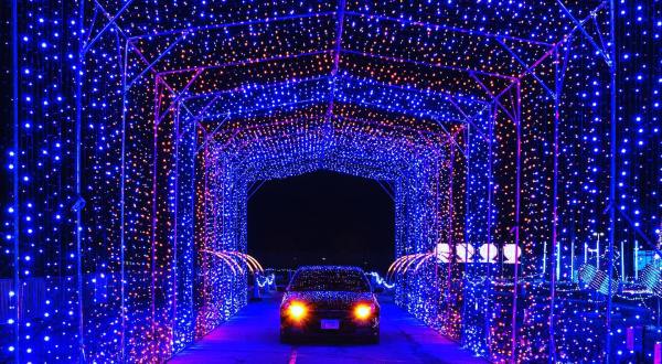 The Let It Shine Light Show Is One Of Illinois’ Biggest, Brightest, And Most Dazzling Drive-Thru Light Displays