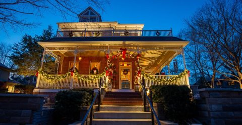 This 134-Year-Old Missouri Bed & Breakfast Offers A Three-Course Breakfast To Guests