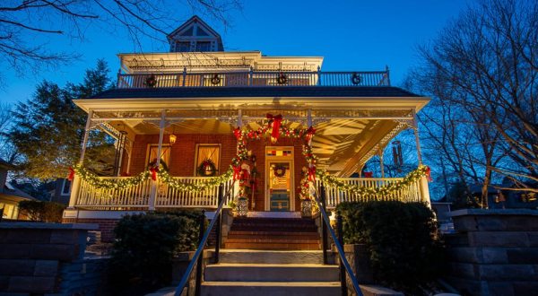 This 134-Year-Old Missouri Bed & Breakfast Offers A Three-Course Breakfast To Guests