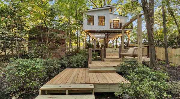 Stay Overnight In A Stilted Rustic Treehouse Right Here In Georgia