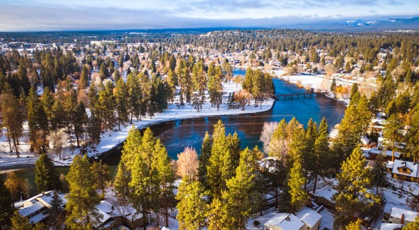 The 7 Coziest Towns In Oregon To Snuggle Up In This Season