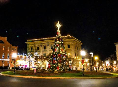 The Gettysburg Christmas Festival In Pennsylvania That's Straight Out Of A Hallmark Christmas Movie