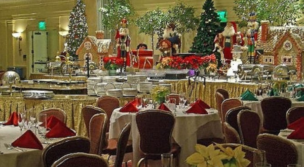 The Larger-Than-Life Holiday Santa Brunch Is Coming To New Hampshire This Winter