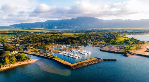 The Heart And Soul Of Hawaii Is The Small Towns And These 7 Have The Best Downtown Areas