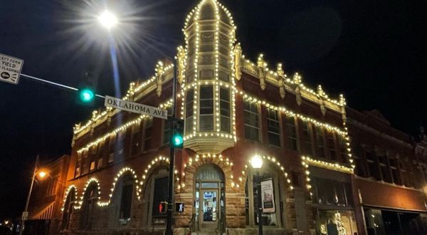 Guthrie, Oklahoma Looks Like It’s Straight Out Of A Hallmark Christmas Movie