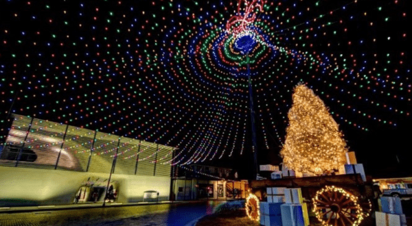 At Christmastime, Natchitoches, Louisiana Has The Most Enchanting Main Street In The Country