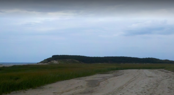 The Little-Known Beach In Massachusetts You Can Only Reach By Hiking This 2-Mile Trail