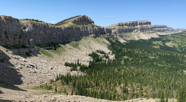 The Little-Known Chinese Wall In Montana You Can Only Reach By Hiking This 62-Mile Trail