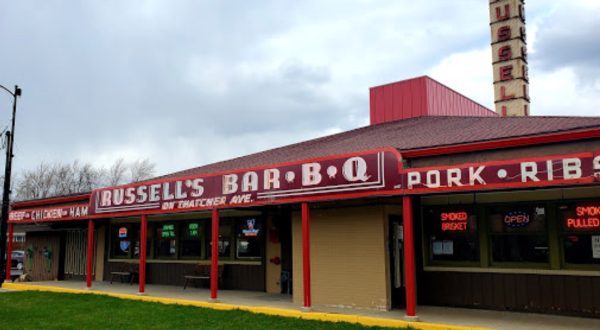 The BBQ From Russell’s Barbecue In Illinois Is So Good That The Recipe Hasn’t Changed Since 1930