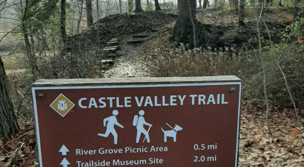 The Little-Known Woodland Castle In Ohio With Its Own Scenic 3-Mile Loop Hike