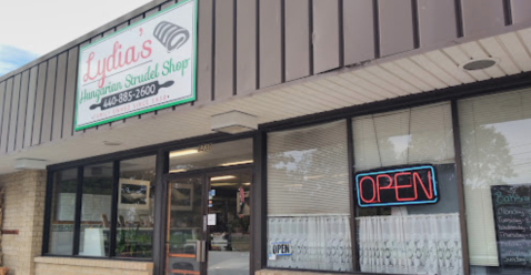 Sink Your Teeth Into Authentic Hungarian Pastries At Lydia's Strudel Shop In Ohio
