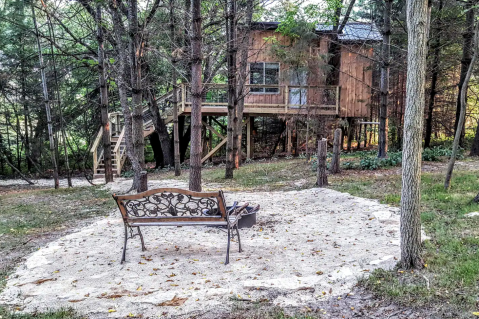 There’s A Rustic Treehouse Airbnb In Minnesota And It’s The Perfect Little Hideout
