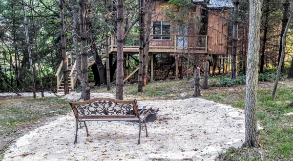 There’s A Rustic Treehouse Airbnb In Minnesota And It’s The Perfect Little Hideout