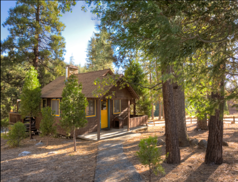 Stay At The Historic Cabin Resort In Southern California That's Been Around For Generations
