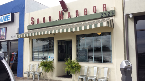 Snug Harbor Is An Unassuming Spot In Southern California That Doesn't Look Like Much, But The Food Is Unforgettable