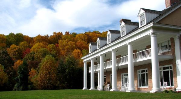 The Romantic Tennessee Getaway That’s Perfect For A Chilly Weekend