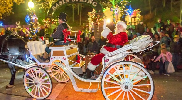 The Eureka Springs Christmas Festival In Arkansas That’s Straight Out Of A Hallmark Christmas Movie