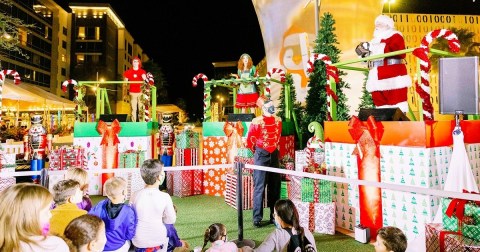 The Oh, What Fun! Holiday Festival In Florida That's Straight Out Of A Hallmark Christmas Movie