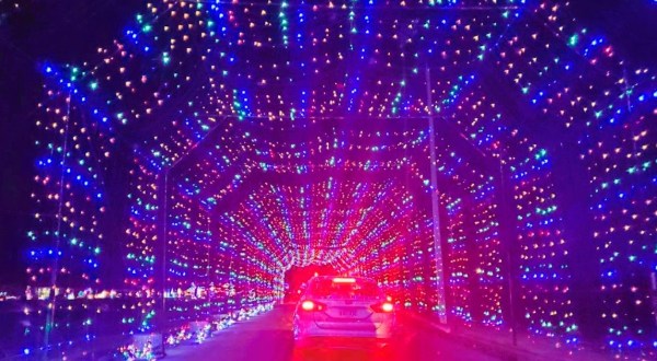Christmas At The Park Is One Of Arkansas’ Biggest, Brightest, And Most Dazzling Drive-Thru Light Displays