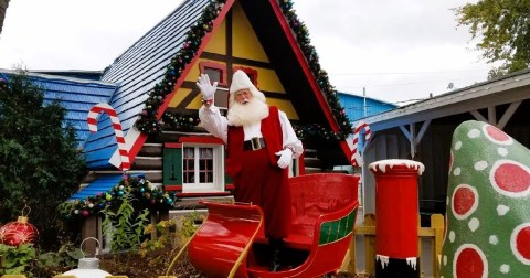 The Christmas Village In Illinois That Becomes Even More Magical Year After Year