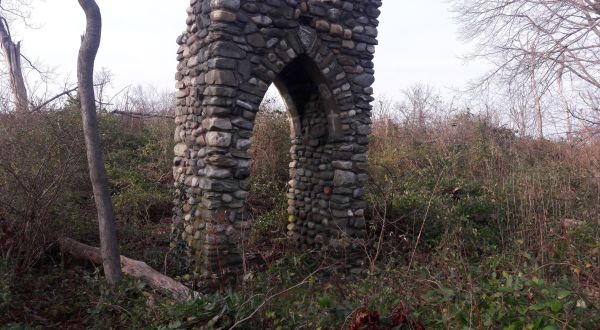 The Little-Known Ruins In Connecticut You Can Only Reach By Hiking This 2.5-Mile Trail