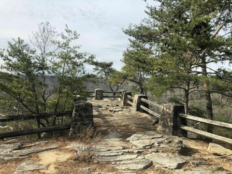 The Magnificent Point Rock Trail In Alabama Will Lead You To A Hidden Overlook