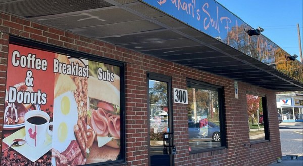 Dakari’s Soul Food In Maryland Is Full Of Southern Flavor