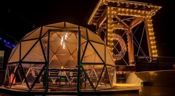 Stare At The Stars And Devour Your Meal In These Rooftop Igloos In Utah