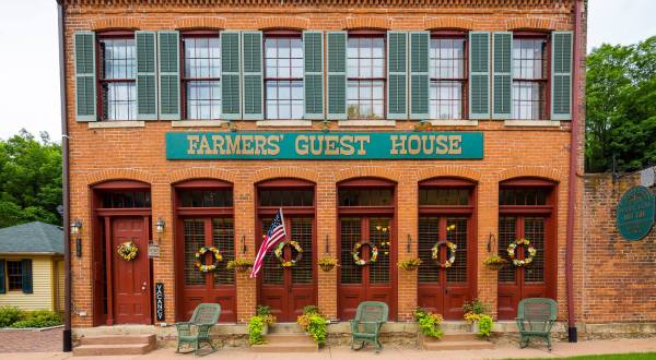 The Charming Bed And Breakfast In Small Town Illinois Worthy Of Your Bucket List