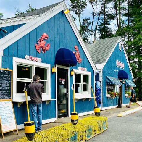 The Seafood Dishes From Al's Seafood In New Hampshire Are So Good That The Recipes Haven't Changed For 20 Years