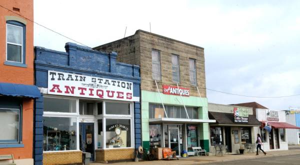 This Itty Bitty Arkansas City Is Actually One Of The Best Antiquing Towns In The Country