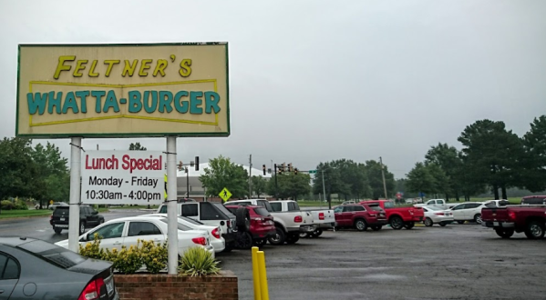 The Burgers From Feltner’s Whatta-Burger In Arkansas Are So Good That The Recipe Hasn’t Changed Since 1967