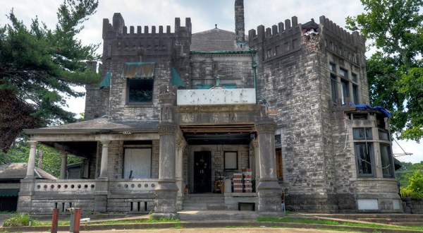 A Castle Was Built And Left To Decay In The Middle Of Tennessee’s Second Largest City