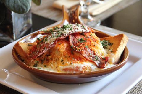 The Hot Brown From The Brown Hotel In Kentucky Is So Good That The Recipe Hasn’t Changed In Nearly A Century